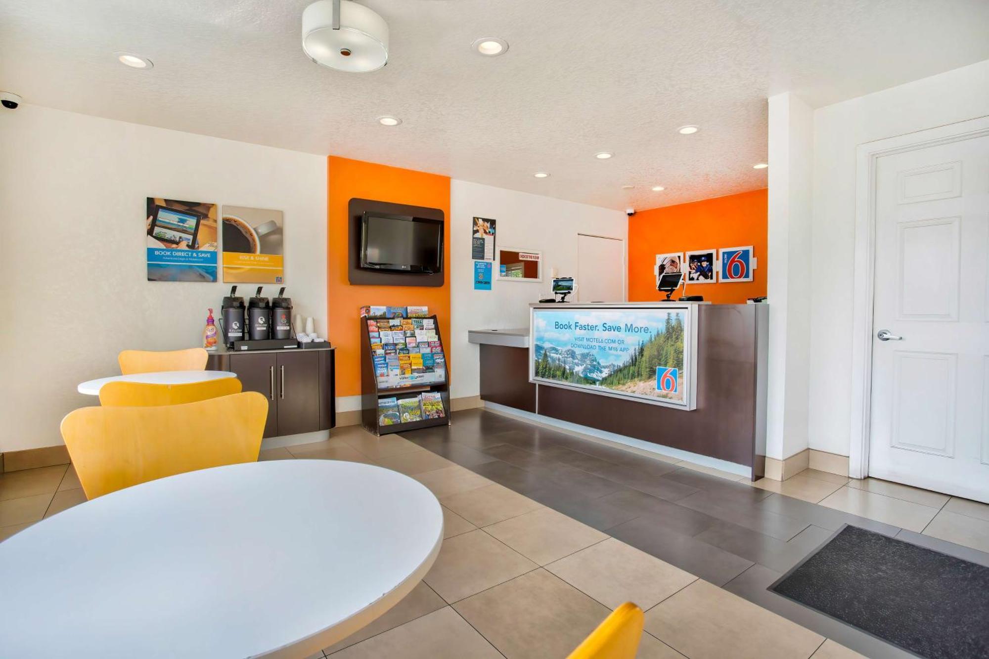 Motel 6-Salem, Or - Expo Center Eksteriør billede