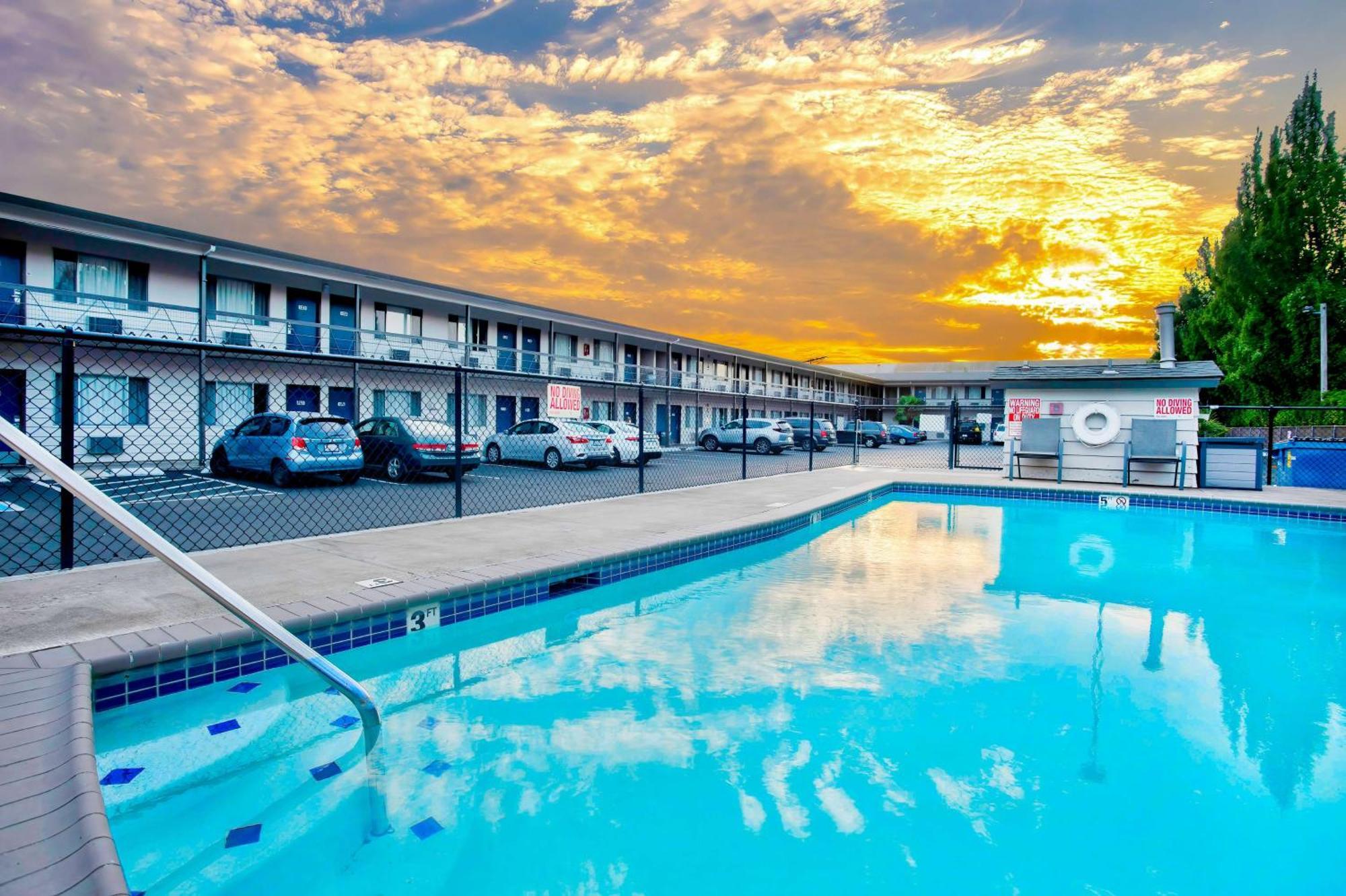 Motel 6-Salem, Or - Expo Center Eksteriør billede